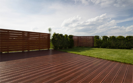 Kompletna realizacja - modrzewiowy taras wraz z ogrodzeniem, domkiem gospodarczym oraz wiatą garażową - Jaworzno